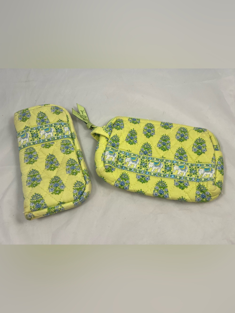 Vera Bradley Citrus Lime Green Retired Elephant Print Sunglasses Case & Bag Set